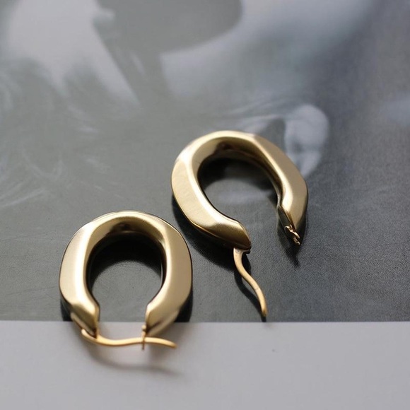 CLOSING SALE! ✨18K Gold Plated Bold Matte Oval Hoop Earrings - Picture 4 of 6